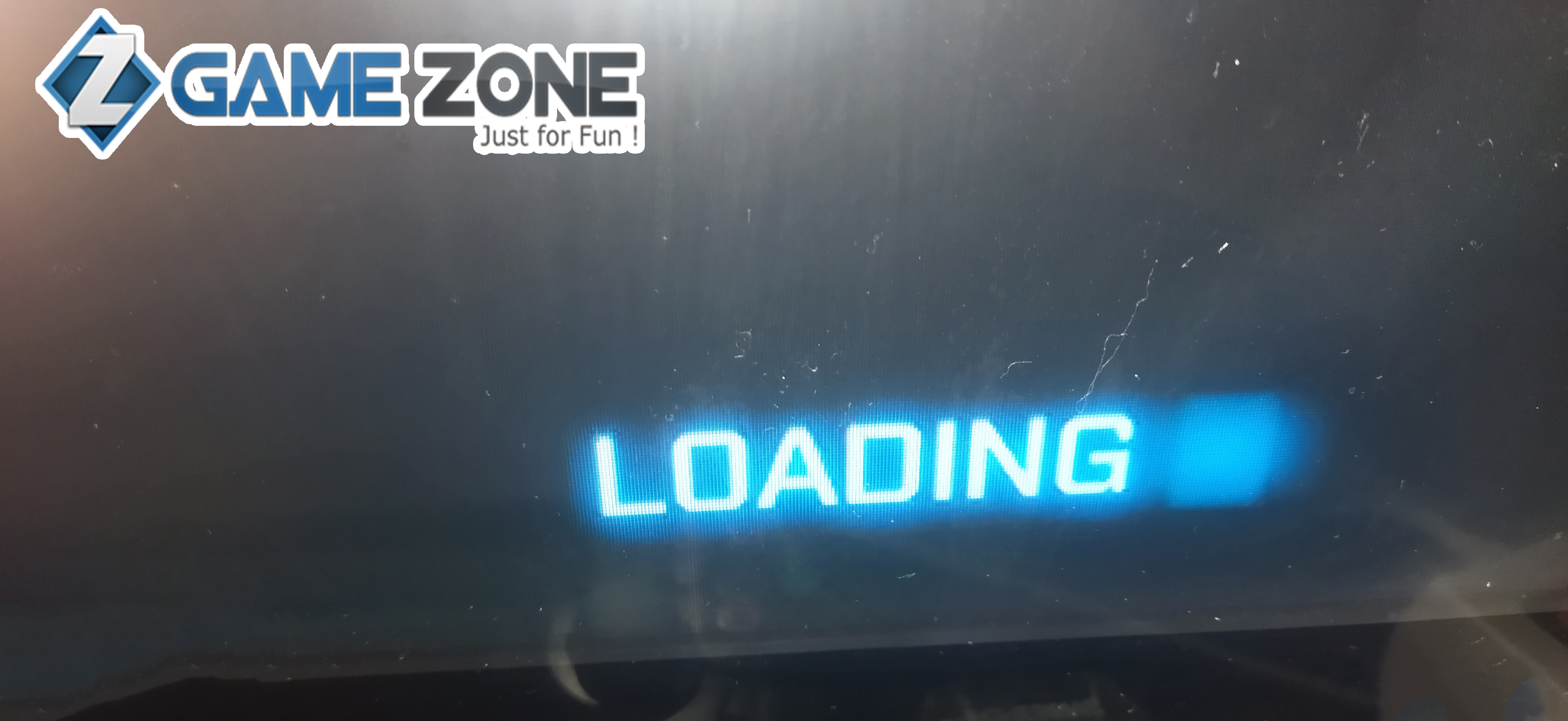 هنا تحدث المشكلة إذا وصلت إلى أحد المهمّات تتوقّف اللِّعبة و تبقى أيقونة ...LOADING في الدّوران خصوصاً إذا قمتم بتحويل اللِّعبة إلى صيغة PKG تحدث هذه المشكلة على الأجهزة المعدّلة المتبثّ عليها الكاستم و الحلّ هو تحويل اللِّعبة إلى صيغة ISO ثمّ القيّام بإِختيّار BDD MIRROR.